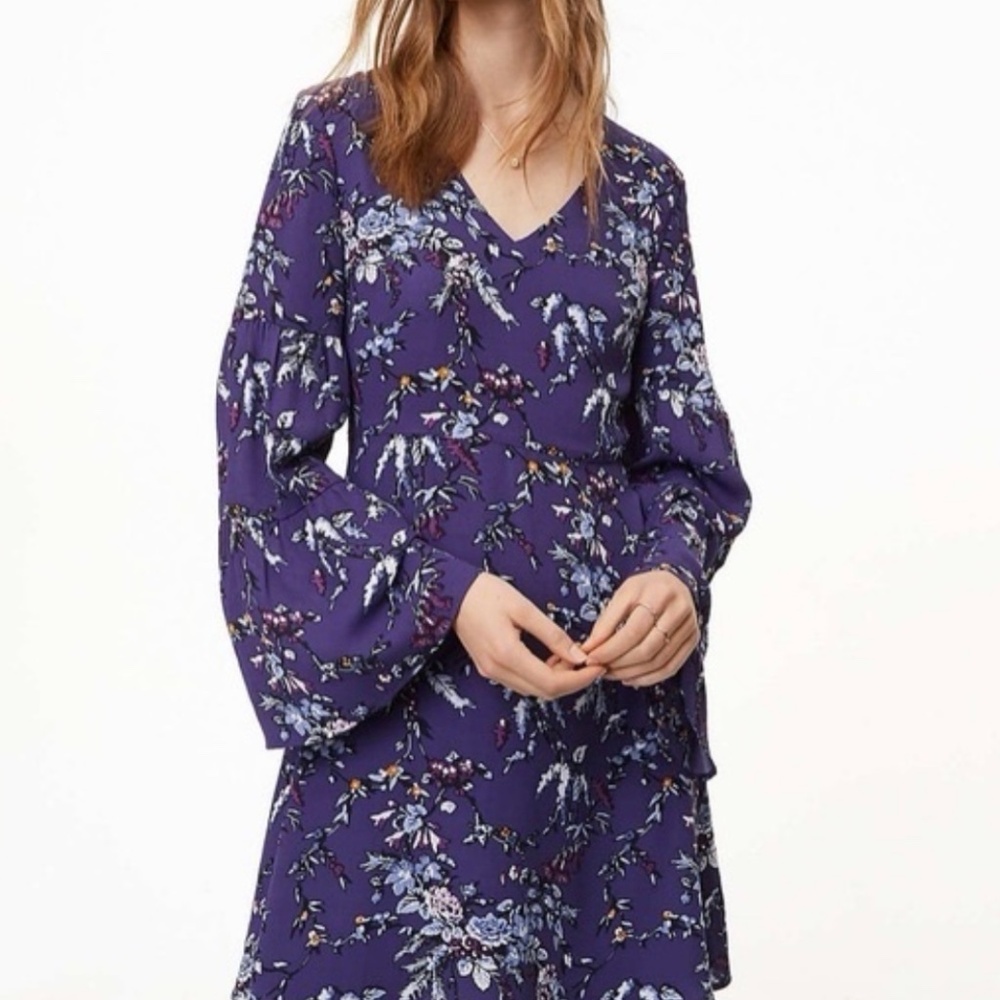 NWT LOFT Floral Bell Sleeve V-neck Women’s Flowy Dress in Purple Size 10